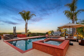 5303 Alta Bahia Ct in San Diego, CA - Foto de edificio - Building Photo