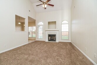 4029 Kristen St in Spring Hill, TN - Foto de edificio - Building Photo