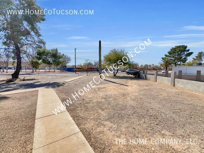 1387 E Louisiana Dr in Tucson, AZ - Building Photo - Building Photo