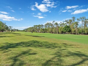 3695 Amberly Cir in Naples, FL - Foto de edificio - Building Photo