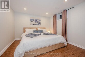 12-12 Arkley Crescent in Toronto, ON - Building Photo - Building Photo