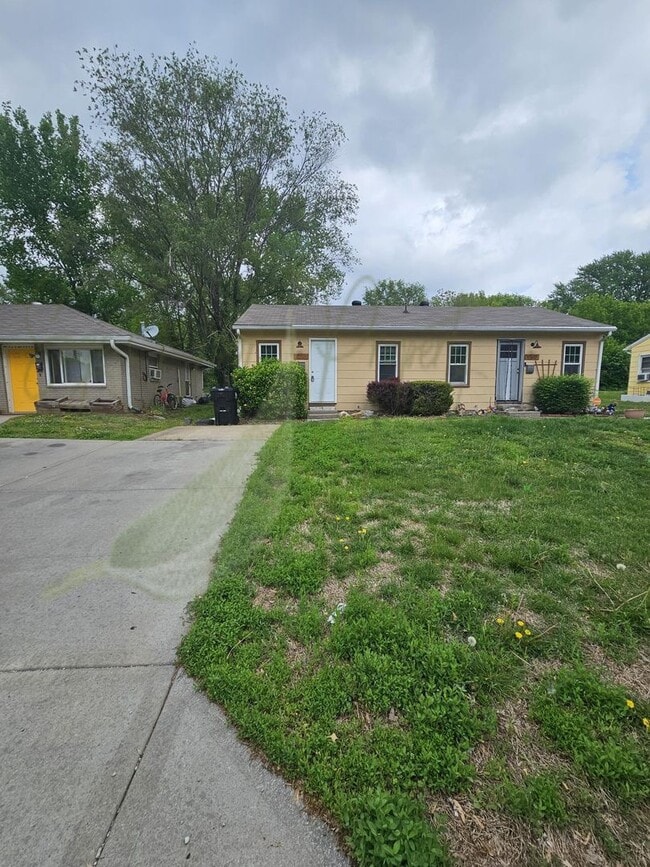 property at 10816-10818 E 19th Terrace