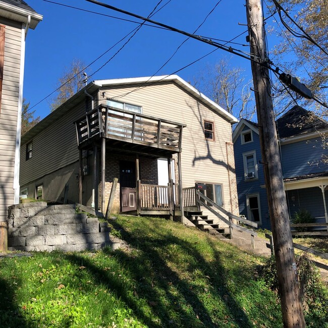 40 Highland Ave in Morgantown, WV - Building Photo - Building Photo