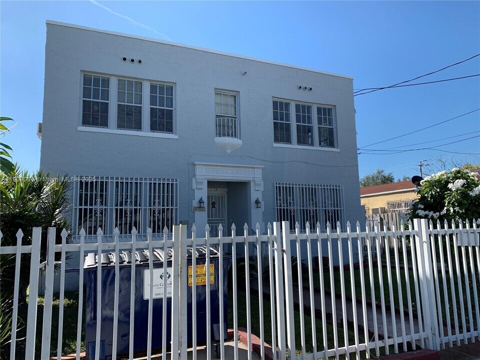 3364 SW 2nd St in Miami, FL - Building Photo