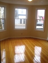 198 Chelsea St, Unit 1 in Boston, MA - Building Photo - Building Photo