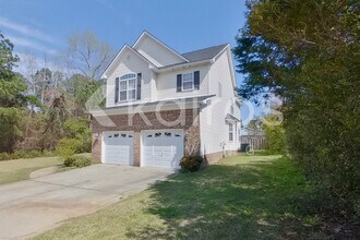 135 Hillandale Rd in Spring Lake, NC - Foto de edificio - Building Photo