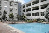 Building Photo - Uptown Square Apartamentos in Denver, Colorado