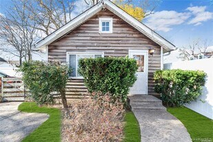 12 Admiral St in Port Jefferson Station, NY - Building Photo