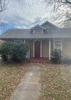 321 E 7th St in Cushing, OK - Building Photo