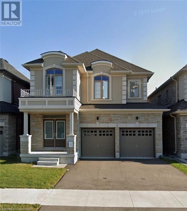 1334 Apollo St in Oshawa, ON - Building Photo
