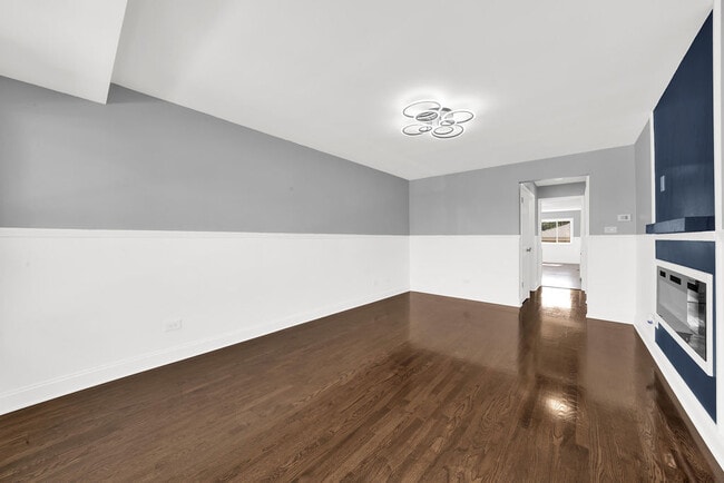 7245 S Washtenaw Ave. in Chicago, IL - Building Photo - Building Photo