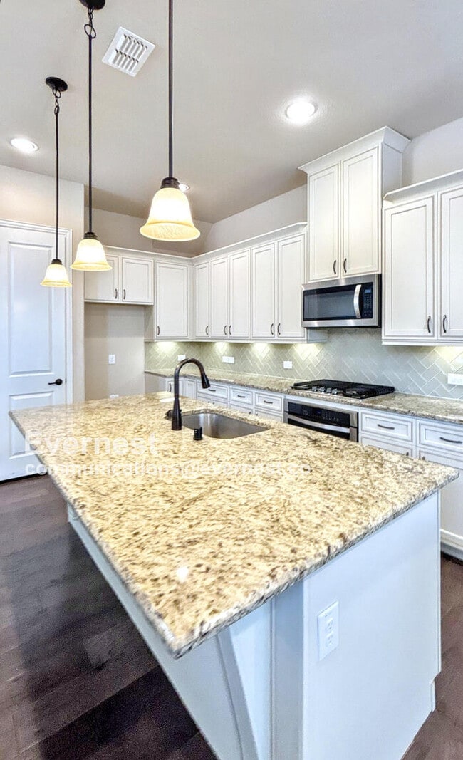 2233 Zenith Ave in Flower Mound, TX - Building Photo - Building Photo