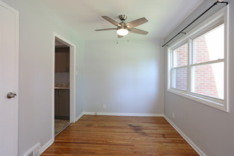 Hertel Avenue Townhomes in Buffalo, NY - Foto de edificio - Interior Photo