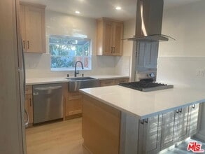 8310 Pershing Dr in Los Angeles, CA - Building Photo - Building Photo