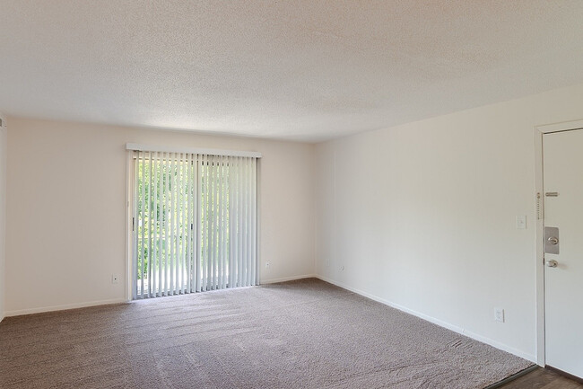 Rosewood Village in Springfield, MO - Foto de edificio - Building Photo