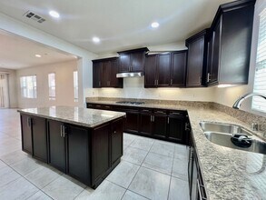 560 Calle Vibrante in Palm Desert, CA - Building Photo - Building Photo