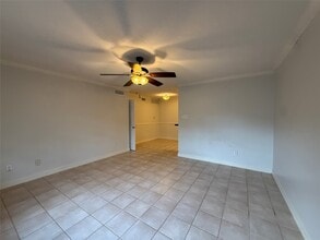 2250 Bering Dr in Houston, TX - Building Photo - Building Photo