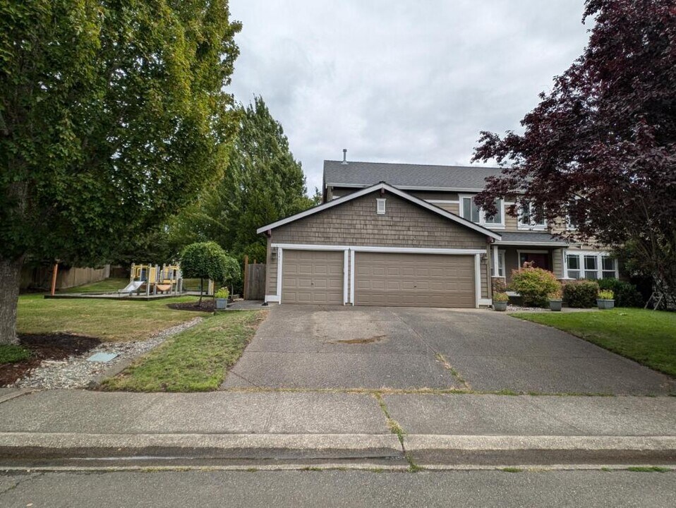 13401 115th Ave E in Puyallup, WA - Building Photo