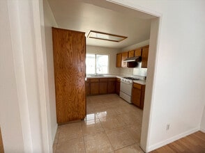 13985 Ivy Ave in Fontana, CA - Building Photo - Building Photo