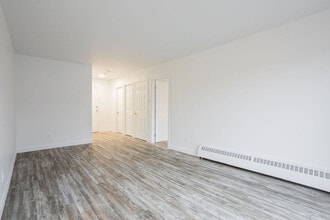 1595-1635 Dudemaine Rue in Montréal, QC - Building Photo - Building Photo