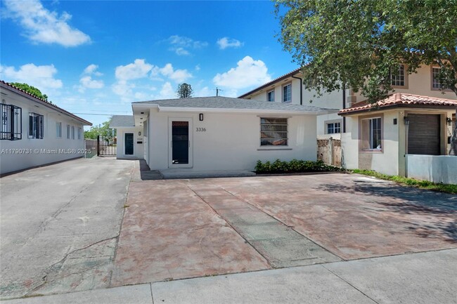 3334 SW 24th St in Miami, FL - Building Photo - Building Photo