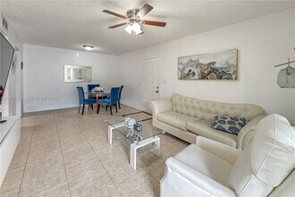 7411 SW 152nd Ave in Miami, FL - Building Photo - Building Photo