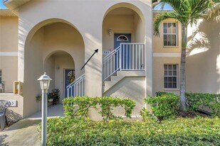 8350 Wingate Dr in Sarasota, FL - Building Photo