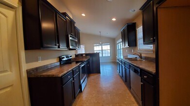 1013 River Crest Trl in Helena, AL - Building Photo - Building Photo