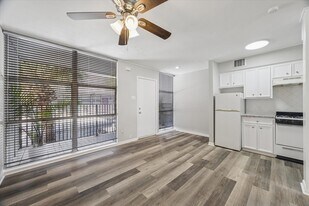 1901 Whitney St in Houston, TX - Building Photo