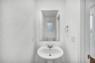 7240 Dancing Wind Ln, Unit 1 in Del Valle, TX - Building Photo - Building Photo