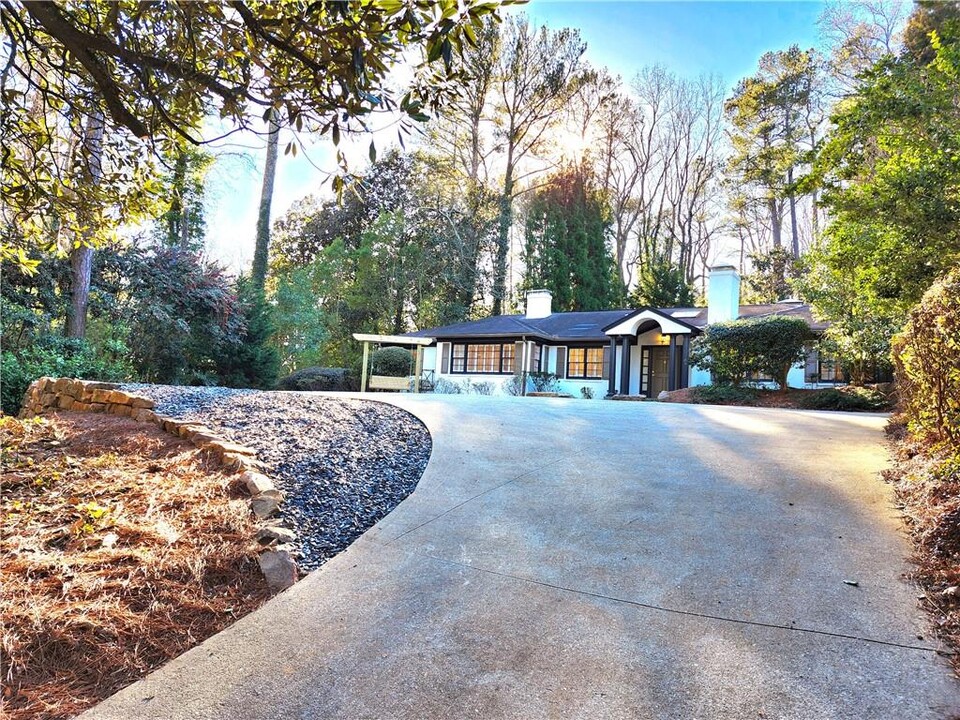 4044 Northside Dr NW in Atlanta, GA - Building Photo