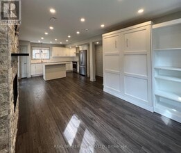 70 Juglans Crescent in Whitchurch-Stouffville, ON - Building Photo - Building Photo