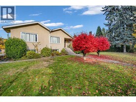 2051 W 17th Ave in Vancouver, BC - Building Photo