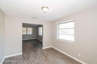 6238 Green Pine Ln in Jacksonville, FL - Building Photo - Building Photo