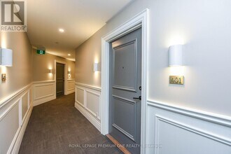 571 Prince Edward Dr N in Toronto, ON - Building Photo - Building Photo