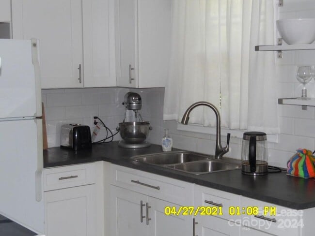 721 E Sharpe St in Statesville, NC - Building Photo - Building Photo