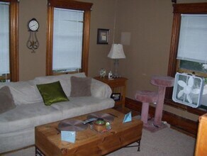 515 Village St-Unit -UNIT 2 in Kalamazoo, MI - Building Photo - Building Photo