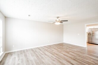 4006 Deer Run Trce in Spring Hill, TN - Building Photo - Building Photo