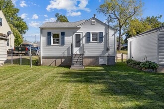 1050 5th St in Marion, IA - Building Photo - Building Photo