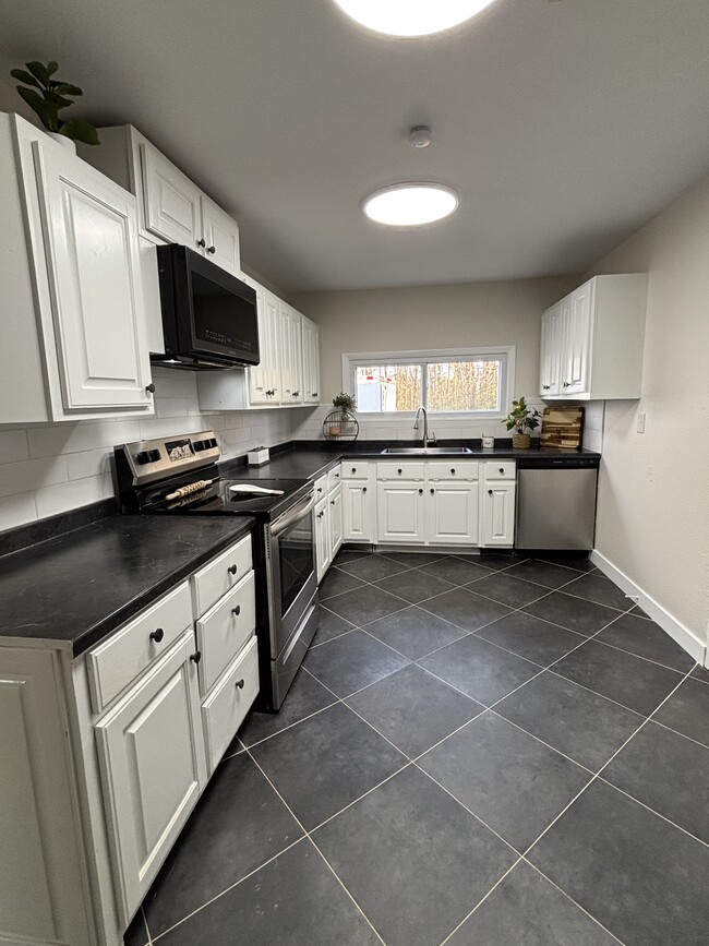 1105 Reynolds Rd in Paragould, AR - Building Photo - Building Photo