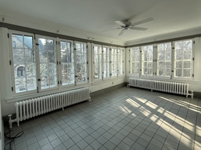 2062 Robinwood Ave, Unit Apt 3 in Toledo, OH - Foto de edificio - Building Photo