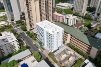 Kaiolu Sunrise in Honolulu, HI - Foto de edificio - Building Photo