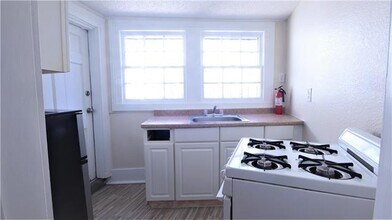 7215 S Claiborne Ave in New Orleans, LA - Building Photo - Building Photo