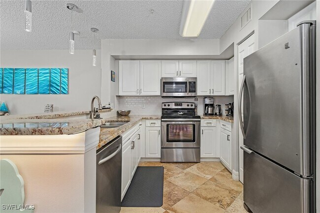 property at 1180 Wildwood Lakes Blvd