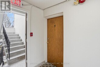 36 Ray St S in Hamilton, ON - Building Photo - Building Photo