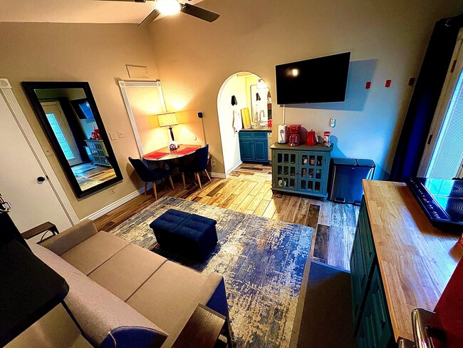 property at 1916 W Jerome Ave