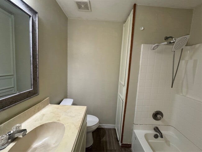 property at 1113 Cora St