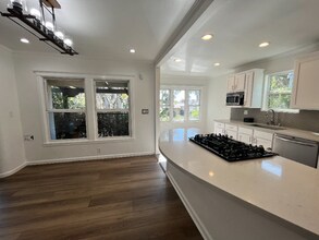 5351 Packard St, Unit 5355 - Pat & Angela in Los Angeles, CA - Building Photo - Building Photo