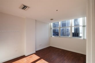 2200 NE 4th Ave in Miami, FL - Building Photo - Building Photo