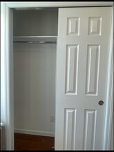 3220 35th St, Unit 3 in Astoria, NY - Building Photo - Building Photo